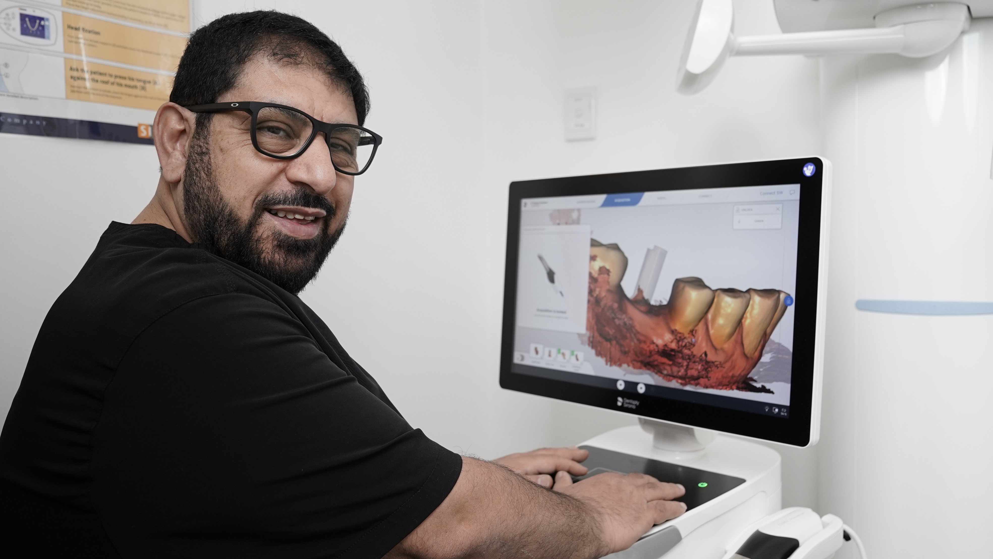 Dr Ayman Chehnah