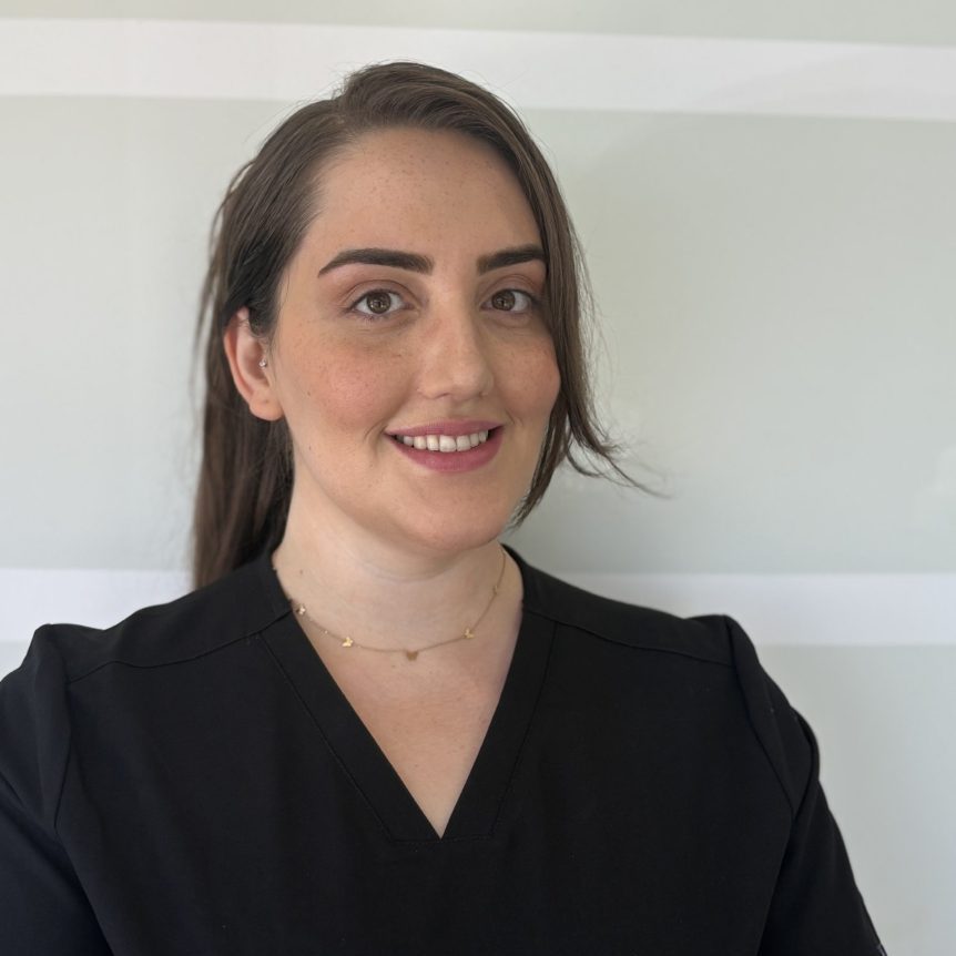 Dr Elham Roozegar