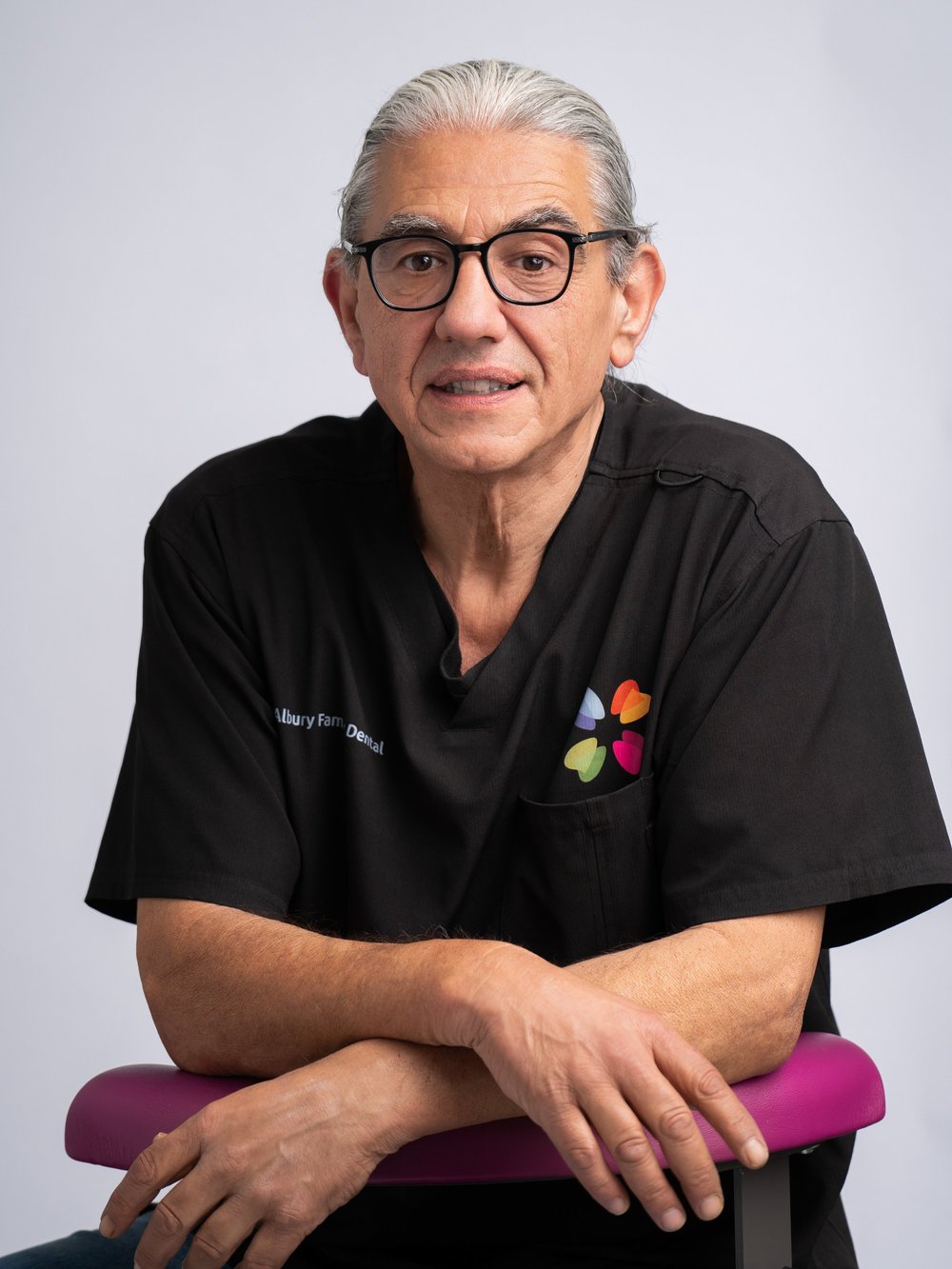 Dr Nick Magelakis