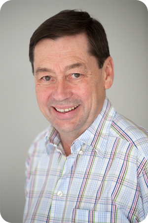 Dr Peter J. Lewis