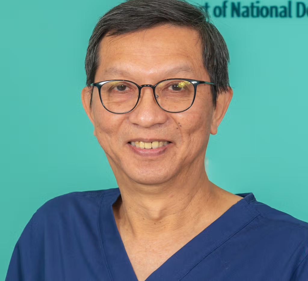 Dr Ian Shee