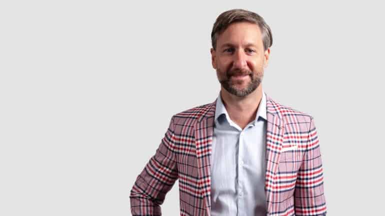 Dr Simon Franks