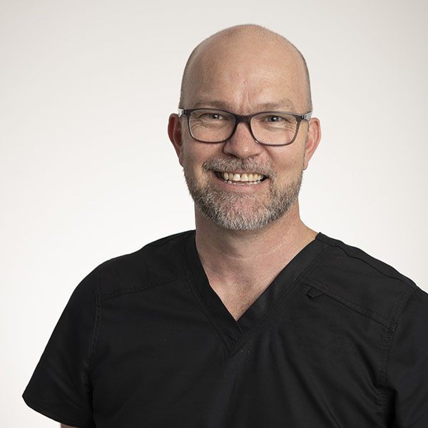 Dr Garth Jones