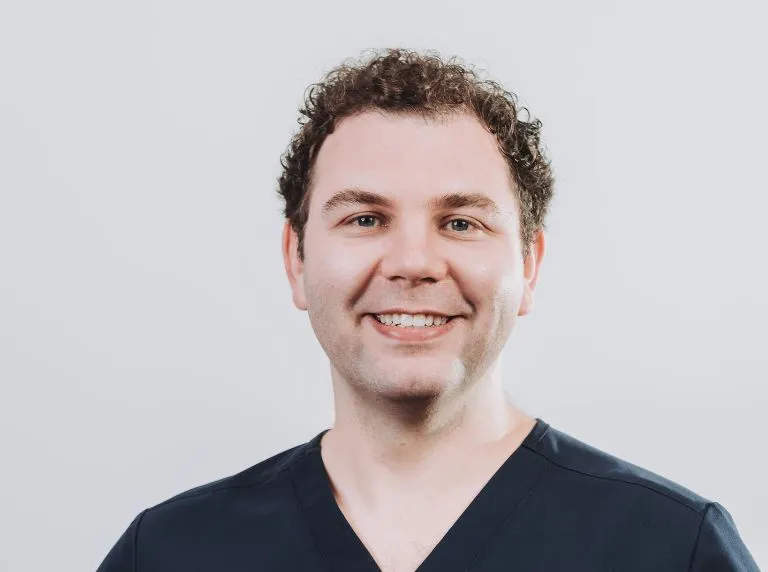 Dr Adam Karsz