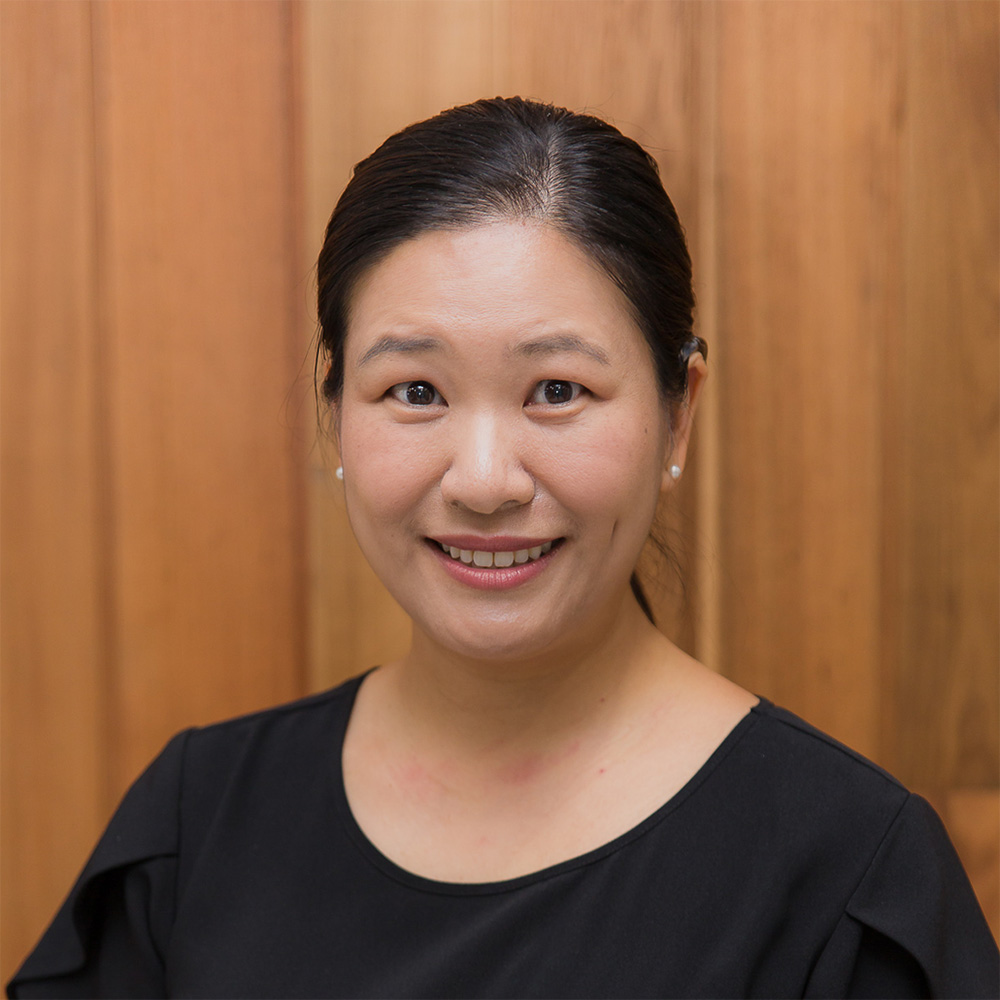 Dr Vicky Law