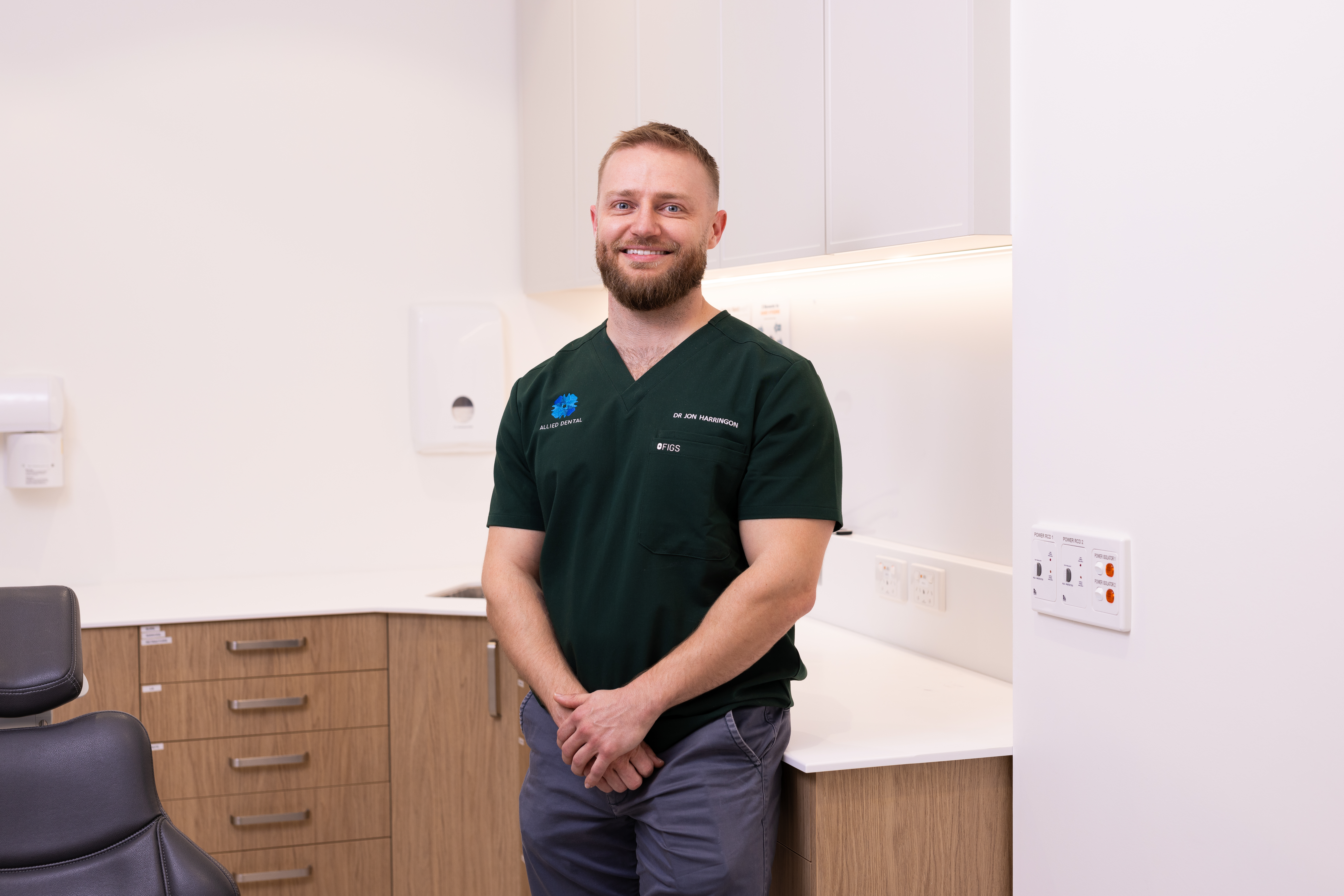 Dr Jon Harrington