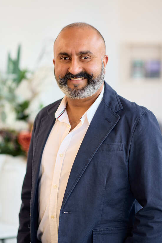 Dr Gary Sidhu