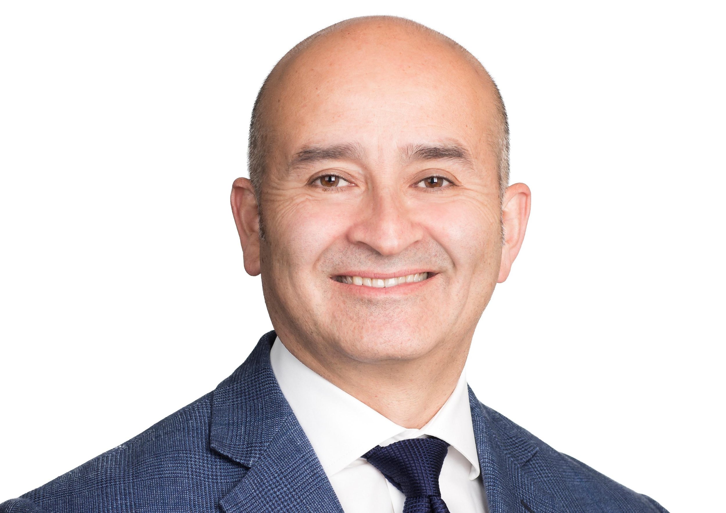 Dr Eduardo Alcaino