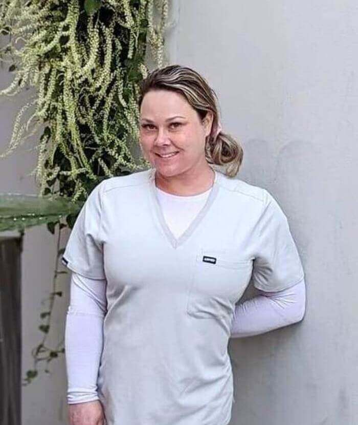 Dr Lisa Miller
