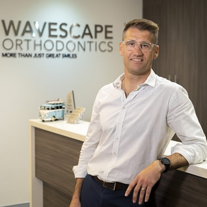Dr Riaan Foot