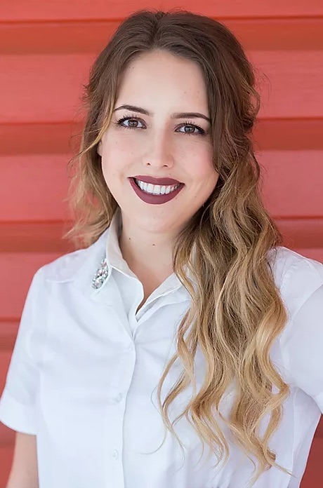 Dr Valeriya Casey,