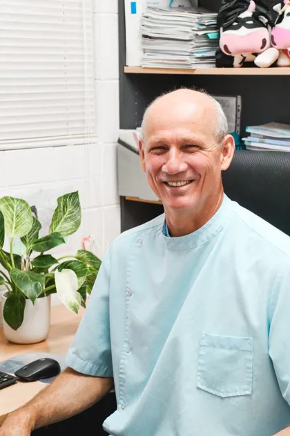 Dr Barry Bennett