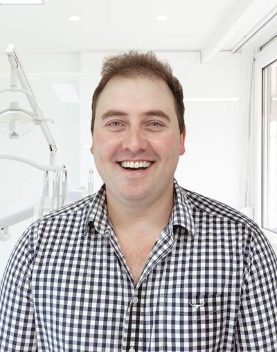 Dr Angus Dinnison