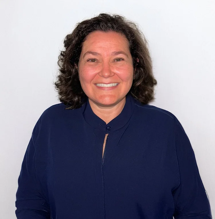 Dr Gisely Mendes