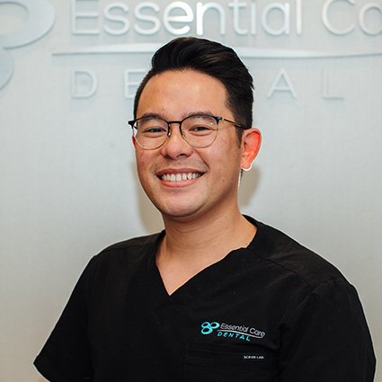 Dr William Pham