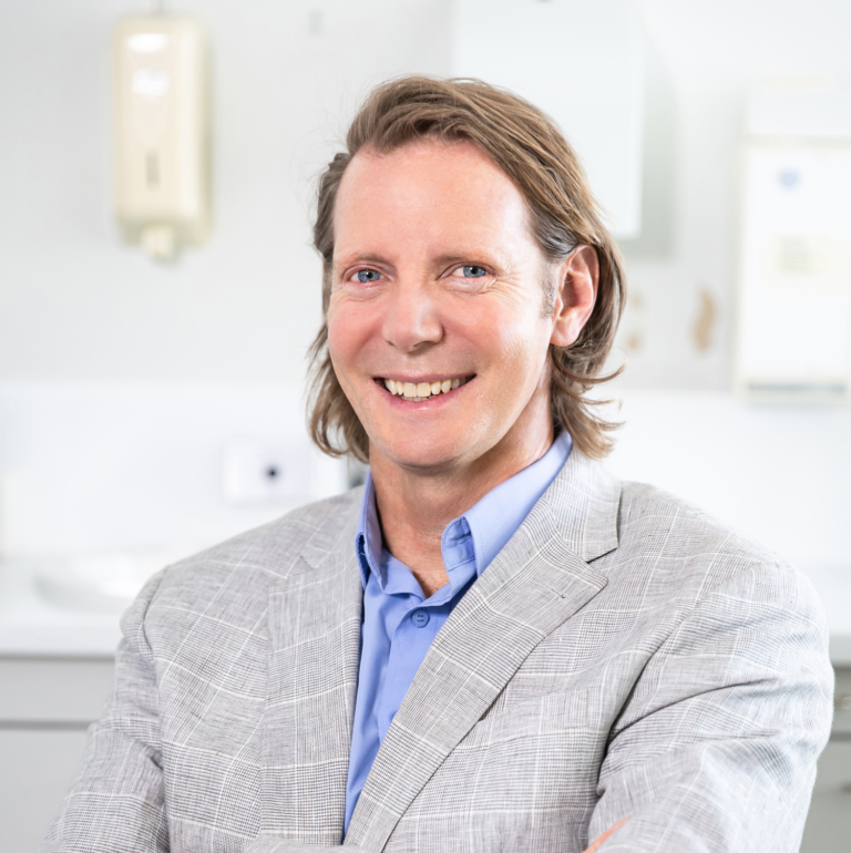 Dr David Hogan