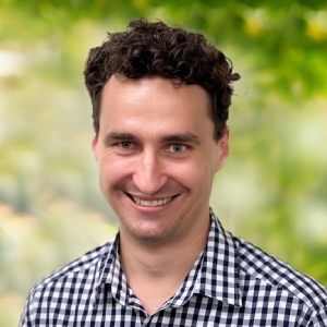 Dr Andrew Robinson