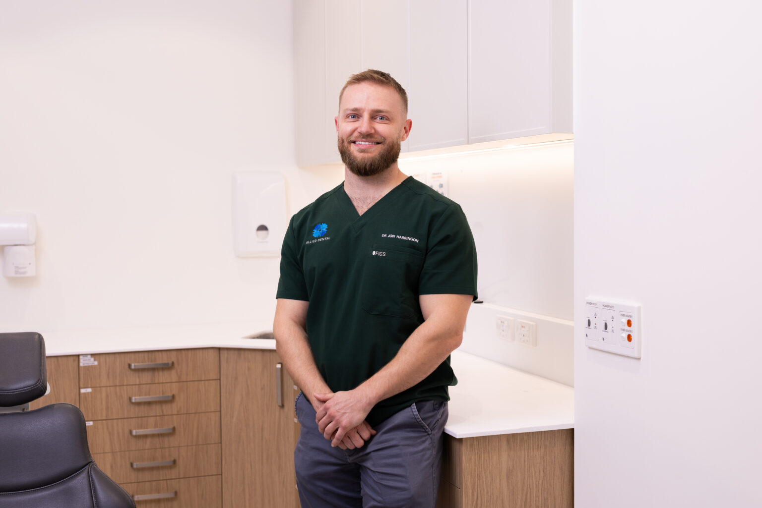 Dr Jon Harrington