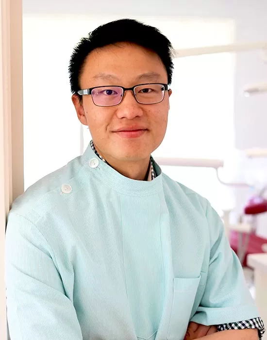 Dr Daniel Tong