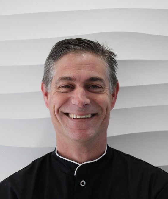 DR EBEN LOURENS