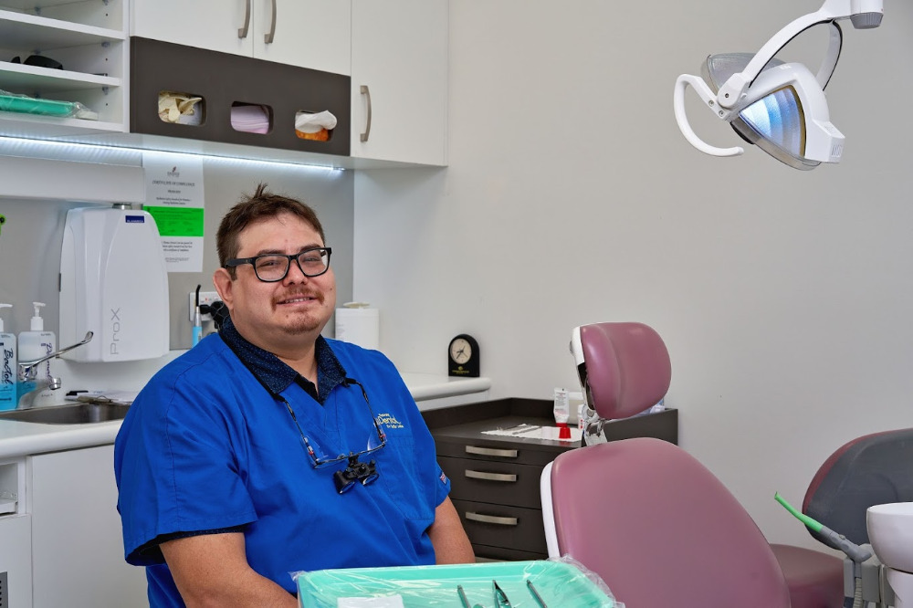 Dr Mischa Dummel