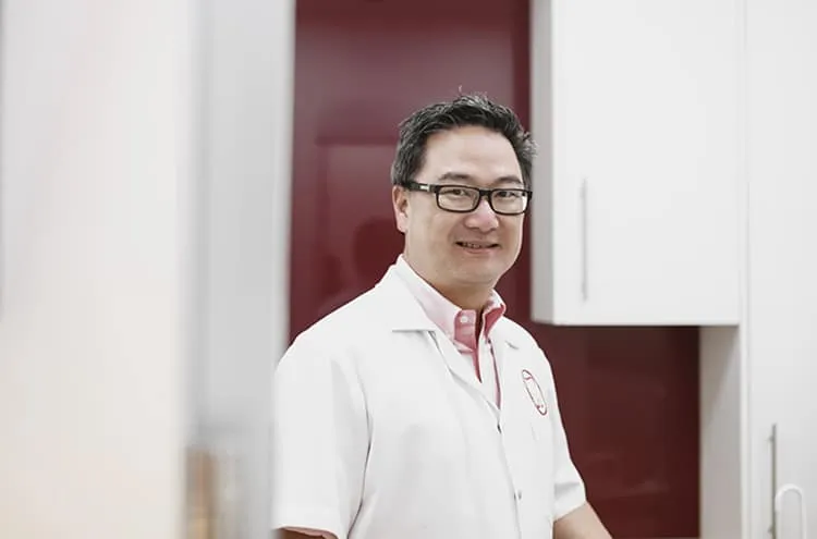 Dr Julian Oey