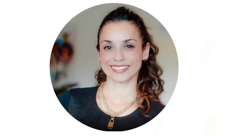 Dr. Andrea Arenas