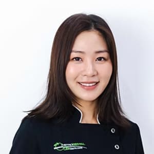Dr Sophie Lee