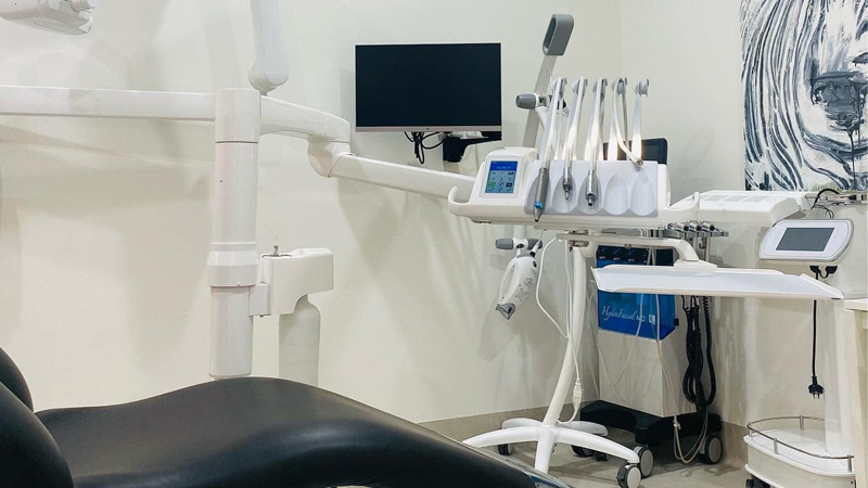 iDental Surgery photo 4