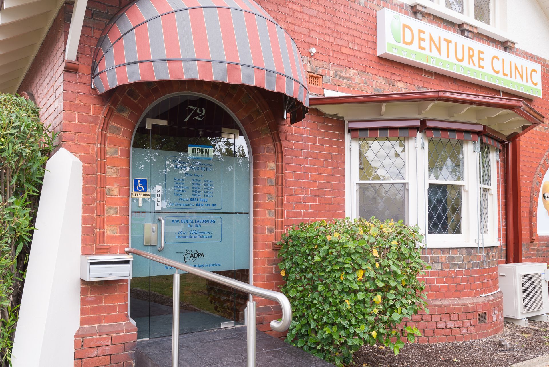 Roman Vilderman Dental Prosthetist photo 4