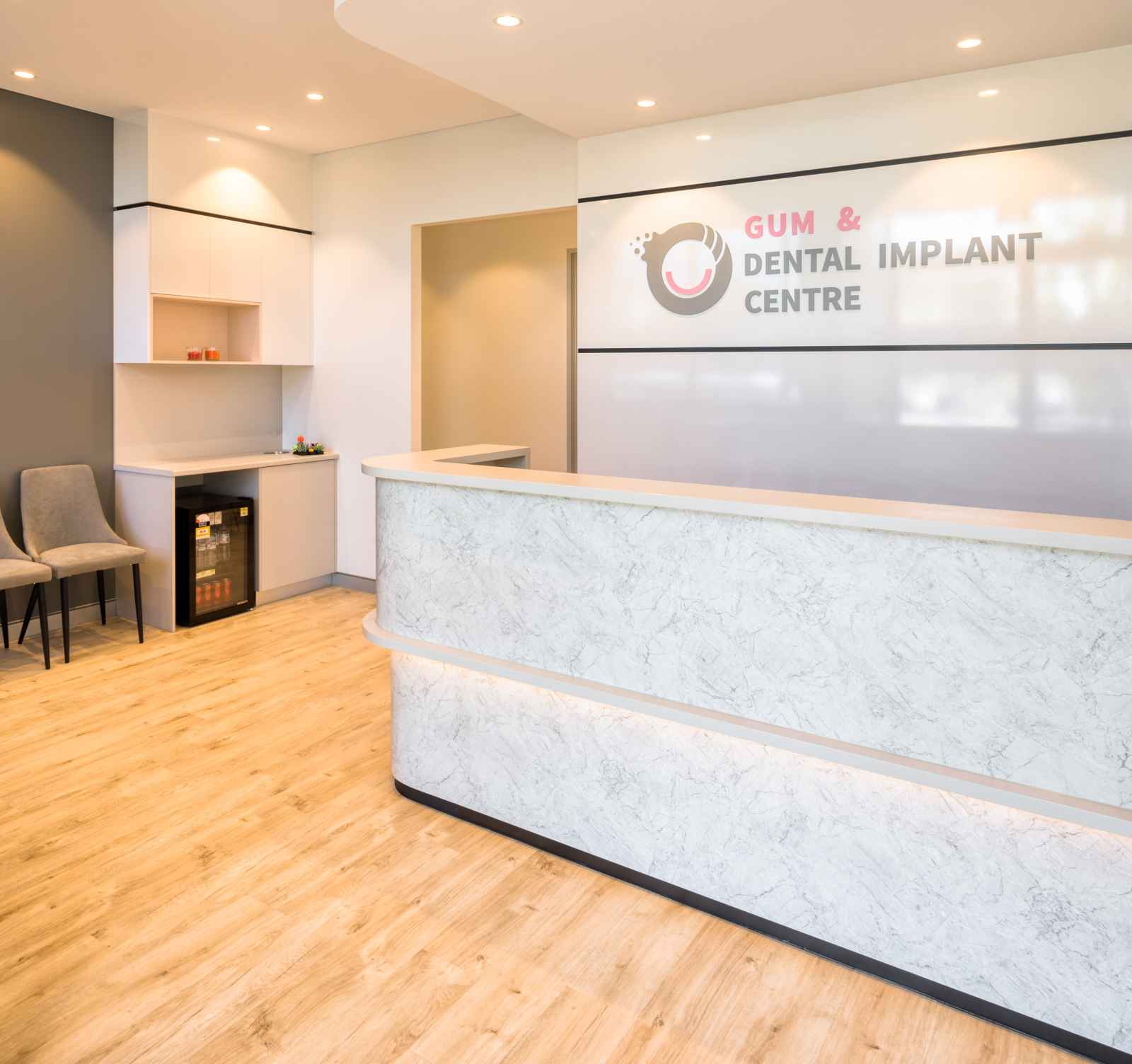 Gum & Dental Implant Centre - Periodontics and Prosthodontics Care, Dental Specialists photo 1