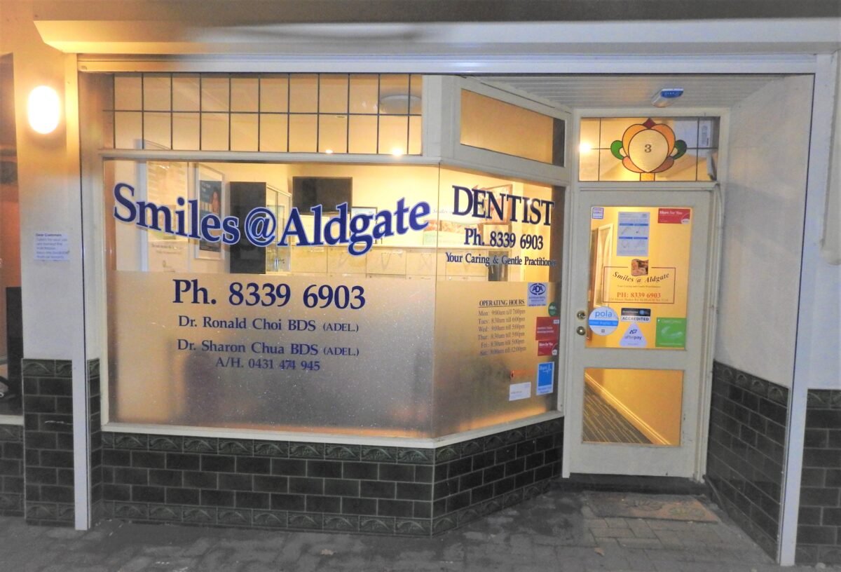 Smiles @ Aldgate photo 2